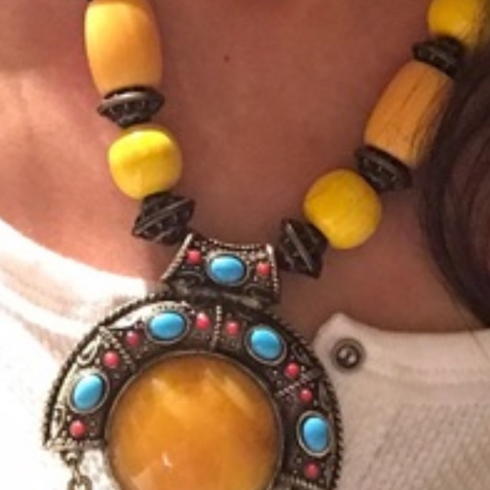 Necklace - Picture 2 of 3